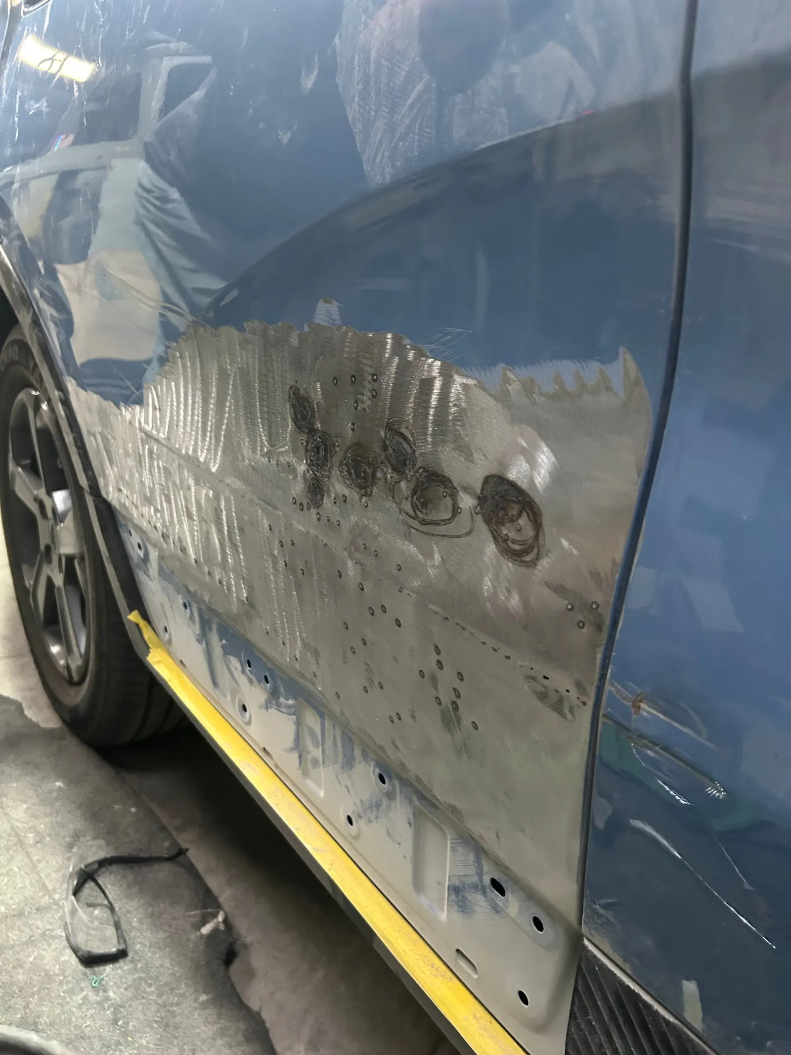 Detalle de puerta delantera Geely Geometry E 2024